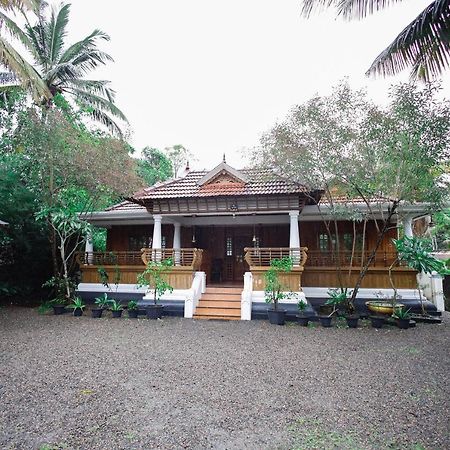 טקאדי Periyar Heritage מראה חיצוני תמונה