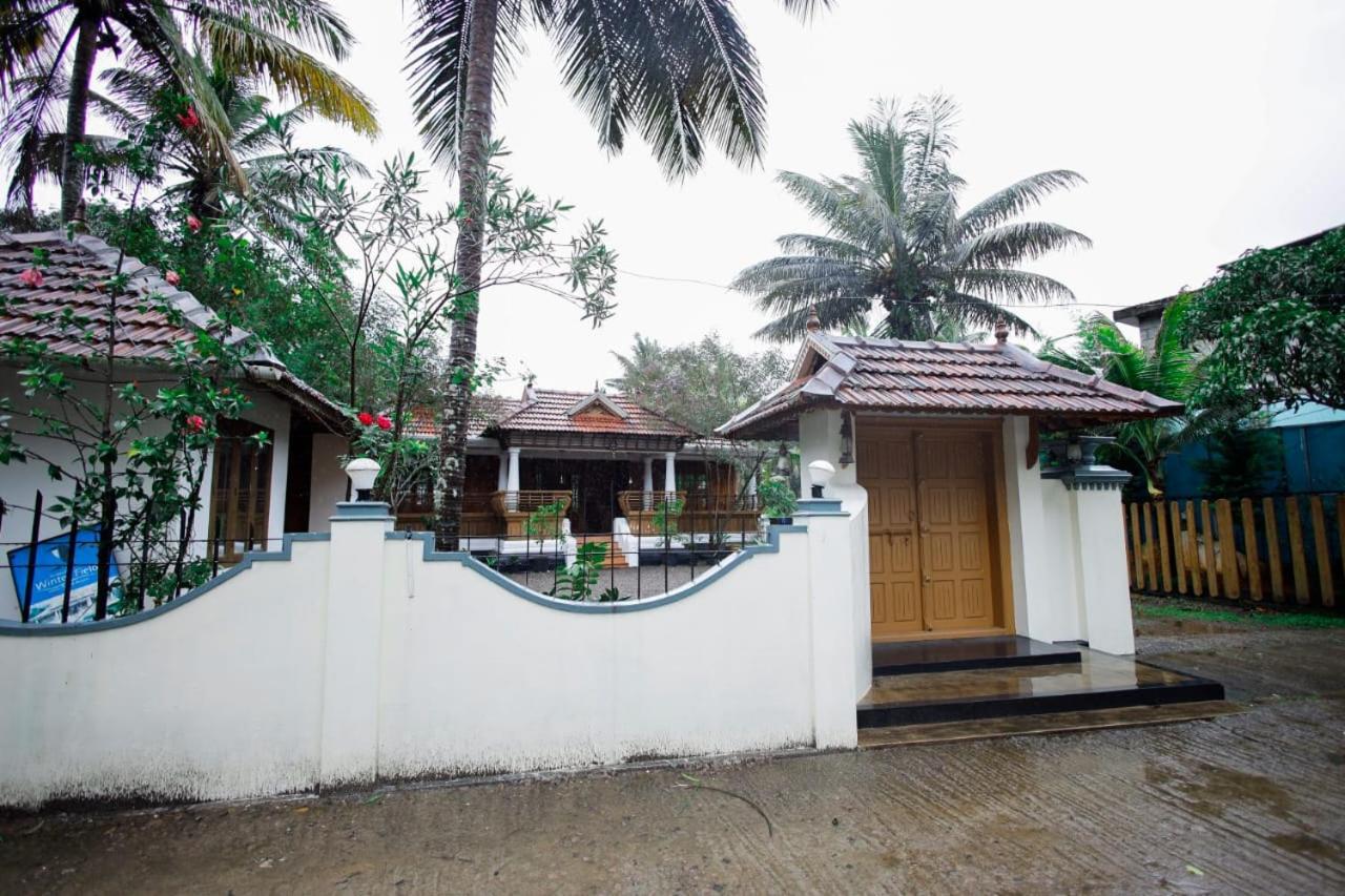 טקאדי Periyar Heritage מראה חיצוני תמונה