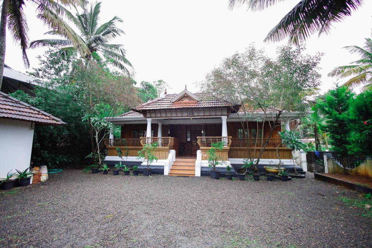 טקאדי Periyar Heritage מראה חיצוני תמונה